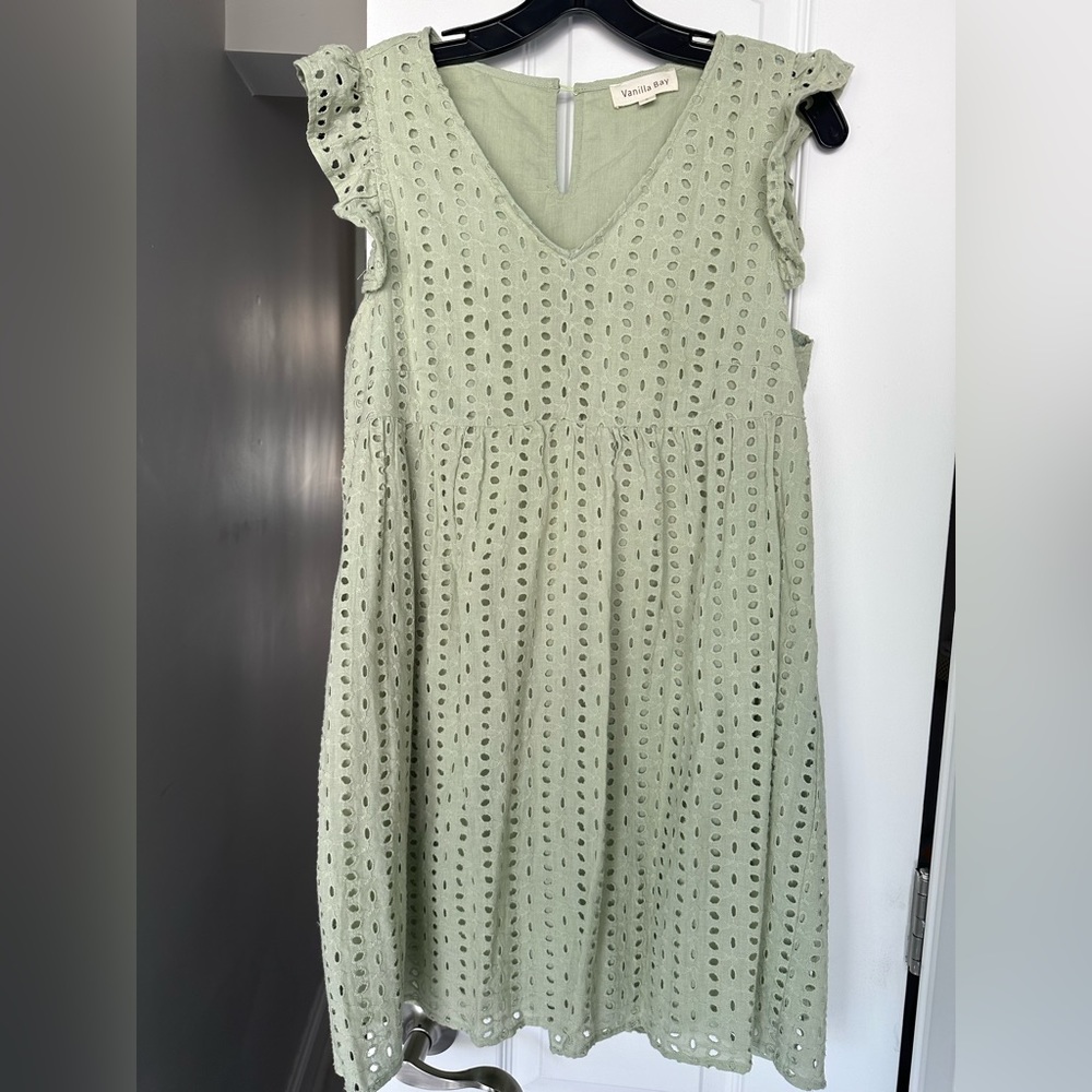 Vanilla Bay Eyelet Flutter sleeve dress in a Mint/ Sage green, Size S